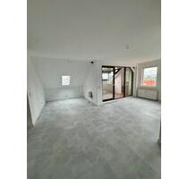 2-Zimmer-DG-Wohnung mit Wintergarten und Galerie in Steinheim - Hanau Groß-Steinheim