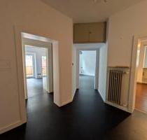 Sofort verfügbare gepflegte 4-Zimmer-Wohnung mit Einbauküche - Frankfurt am Main Nordend Ost