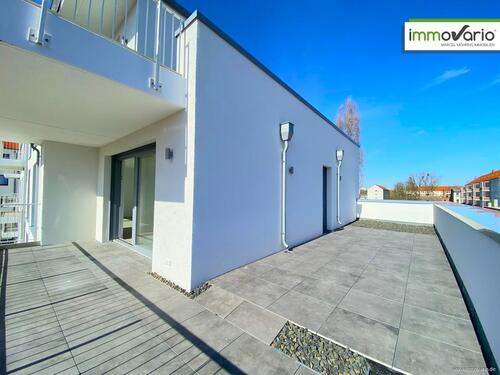 Foto - Moderne 4-Raum-Wohnung mit großem Balkon, Fußbodenheizung, Wanne, Dusche, Aufzug, Stellplatz möglich