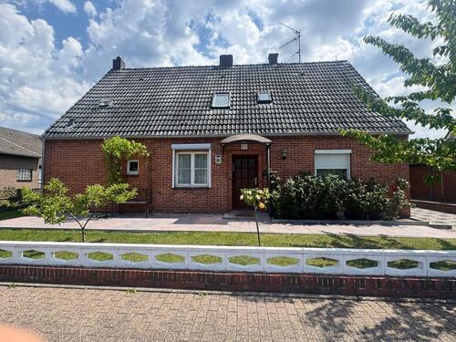 Foto - Einfamilienhaus zu vermieten - 1.600,00 EUR Kaltmiete,