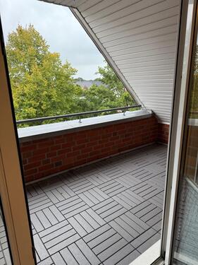 Foto - Helle 3-Zimmer-Dachgeschosswohnung mit Balkon und EBK