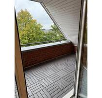 Helle 3-Zimmer-Dachgeschosswohnung mit Balkon und EBK - Schwanewede