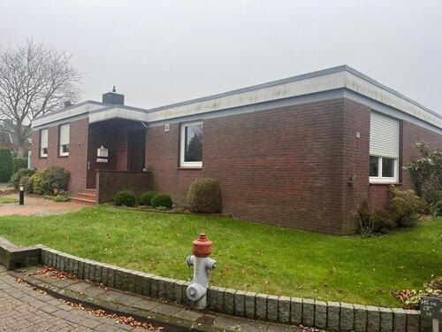 Foto - Einfamilienhaus mit 6 Zimmern und 2 Garagen in Stade