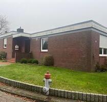 Einfamilienhaus mit 6 Zimmern und 2 Garagen in Stade