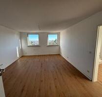 Erstbezug nach Sanierung: Lichtdurchflutete 4 Zimmer-Wohnung - Spiesen-Elversberg