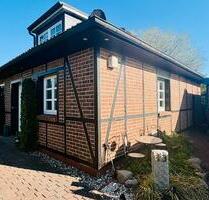 Einfamilienhaus mit Bauantrag für Dachgeschoss - Hamburg Wandsbek
