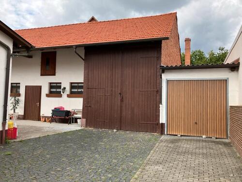 Foto - Ehemalige, massive Scheune in Edertal-Wellen