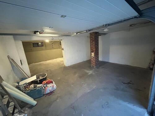 Foto - Großzügige Garage Stellfläche für Oldtimer – bis zu 3 Fahrzeuge möglich