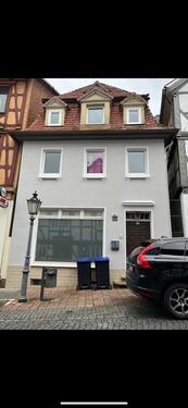 Foto - Kernsaniertes Mehrfamilienhaus zentral in Homberg (Efze)