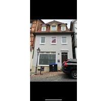 Kernsaniertes Mehrfamilienhaus zentral in Homberg (Efze)