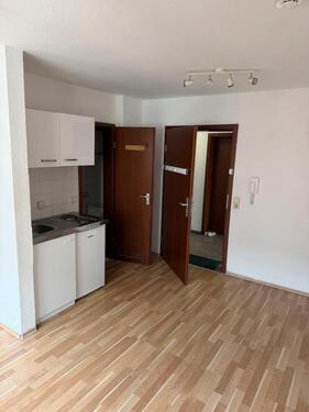 Foto - Vermietetes 1-Zimmer-Apartment + Stellplatz - Kapitalanlage in Lu