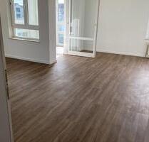 Berlin Karow 3 Zimmer mit Wintergarten und Wannenbad ab sofort !