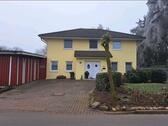 Foto - Einfamilienhaus mit Nebengebäude