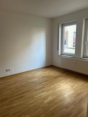 Foto - *** Schöne 2-Zimmer mit Wannenbad, Balkon und Parkett in toller Lage! ***