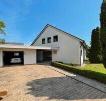 Wohnung mit vier Zimmern sowie Balkon - Kirchheim unter Teck