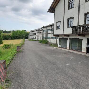 Foto - Günstige Stellplätze in Halle für PKW und Motorrad zu vermieten