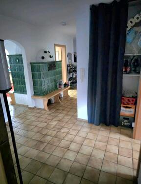 Foto - 5 Zimmerwohnung mit Kachelofen - 1.250,00 EUR Kaltmiete,