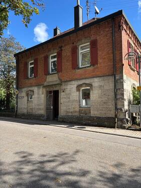 Foto - Haus zur Miete - 890,00 EUR Kaltmiete,