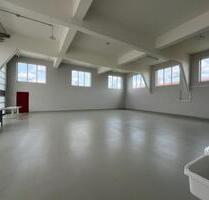 HalleProduktion Werkstatt mit Büro und WC - Griesstätt