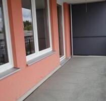 Helle 2-Zimmer-Wohnung mit Südwest-Balkon und Einbauküche - München Trudering-Riem