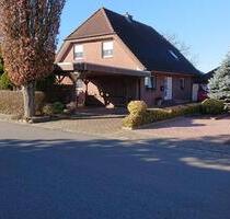 Helle 2-Zimmer Dachgeschosswohnung mit Balkon in Osloß