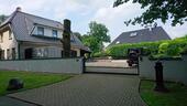 Foto - Bungalow incl. 2. Gebäude mit 3 Garagen und einer Mietwohnung !