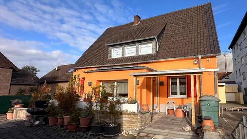 Foto - Haus mit Anbau und vielen Möglichkeiten