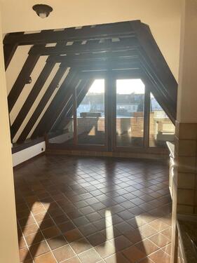 Foto - Gemütliche, zentrumsnahe 2 Zimmer Dachgeschosswohnung plus Garage