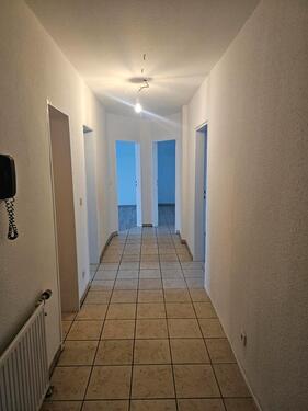 Foto - Grosse 5 Zimmer Wohnung - 1.100,00 EUR Kaltmiete,