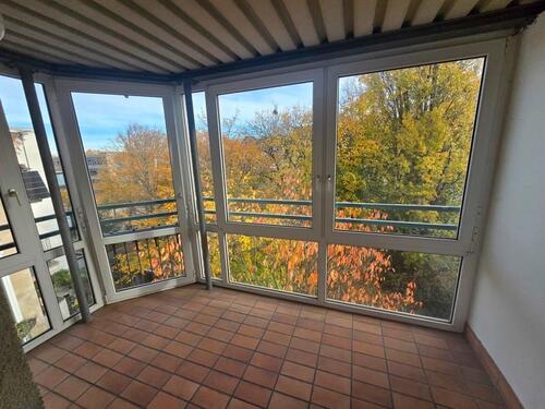 Foto - 4.OG ohne Aufzug - Düsseldorf-Bilk - 1 Zimmer + Wohnküche und Winterbalkon