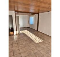 4,5 Zimmer Wohnung - 1.250,00&nbsp;EUR Kaltmiete, ca.&nbsp; 100,00&nbsp;m&sup2; in Schönaich (PLZ: 71101)