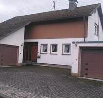 Großes Einfamilienhaus + Einliegerwohnung von PRIVAT 300 m2 10 Z - Hilchenbach