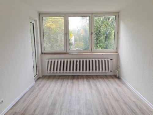 Foto - Renovierte 3-Zimmer-Wohnung mit Balkon zu vermieten! 1 Nettokaltmiete frei (2.Monat)*