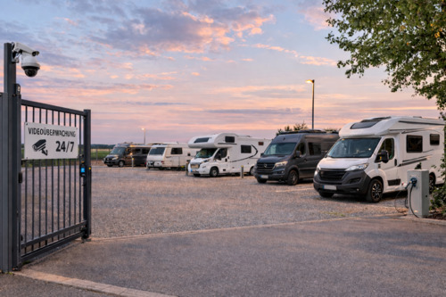 Foto - Außenstellplätze für WohnmobileWohnwagenetc. zu vermieten