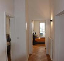 helles Dachgeschoß - erreichbar mit dem Aufzug - möbliert in bester Lage in Deidesheim