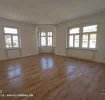 4-Raumwohnung mit EBK und Balkon zentral gelegen - Bitterfeld-Wolfen