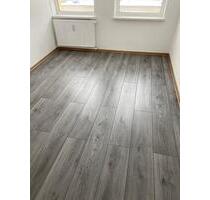 großzügige 4-Zimmer Wohnung, Mietergarten, nahe Edeka Simmel - Glauchau