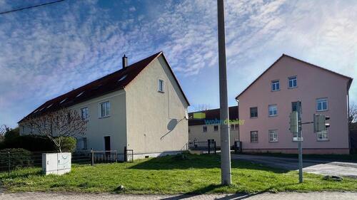 Foto - Hübsche Single Wohnung in Borna-Neukirchen - Tageslichtbad mit Dusche, kleine EBK