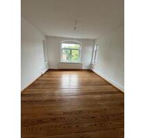 Altbauwohnung in Bahnhofsnähe - 980,00&nbsp;EUR Kaltmiete, ca.&nbsp; 74,00&nbsp;m&sup2; in Lüneburg (PLZ: 21337) Ebensberg