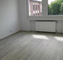 Renovierte helle 5 Zimmer Wohnung, Balkon, EBK Dessau-Innenstadt - Dessau-Roßlau