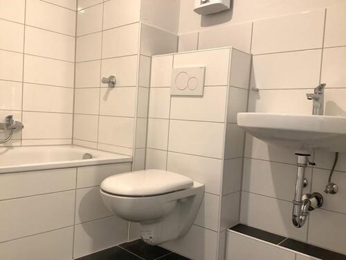 Foto - Teilsanierte und helle 3 Zimmer-Wohnung mit Balkon