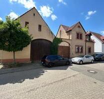 Einfamilienhaus mit Sonnengarten und entwicklungsfähiger Scheune - Römerberg