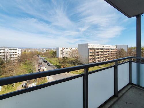 Foto - Kurzer Weg in Ihre neue Wohnung - 2-Zimmer-Wohnung mit Tageslichtbad - wir renovieren!