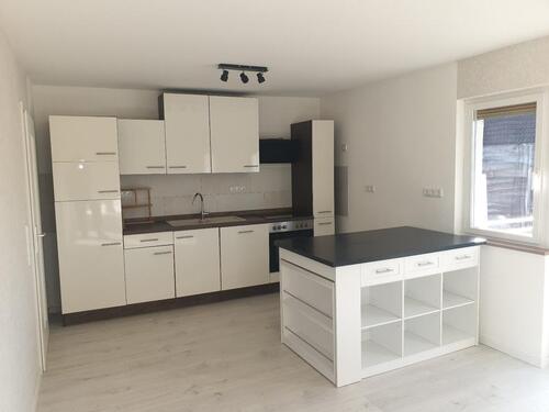 Foto - Königheim-Brehmen, Helle, renovierte 2,5-Zi-Wohn., Balkon, EBK