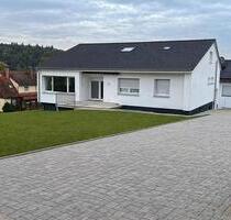 Attraktives Mehrfamilienhaus in Bernstadt - Provisionsfrei