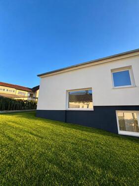 Foto - 10 Zimmer Mehrfamilienhaus, Wohnhaus zum Kaufen in Bernstadt