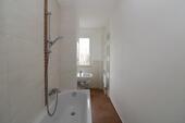 Foto - *Schockverliebt* moderne 2RW mit Wanne und Balkon in ruhiger Lage