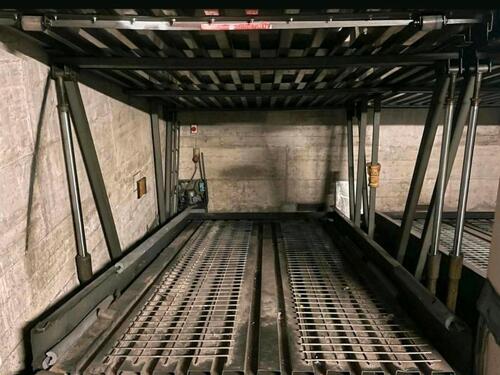 Foto - Duplex unten Tiefgaragen Stellplatz