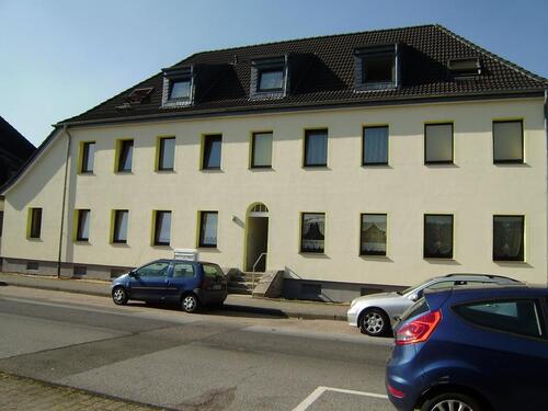 Foto - Einzug nach Wunsch in eine geräumige, helle 2 Zi-Whg.