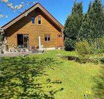 Behaglich wohnen im Blockhaus, gestalten im Garten, in Ortsmitte - Burg (Dithmarschen)